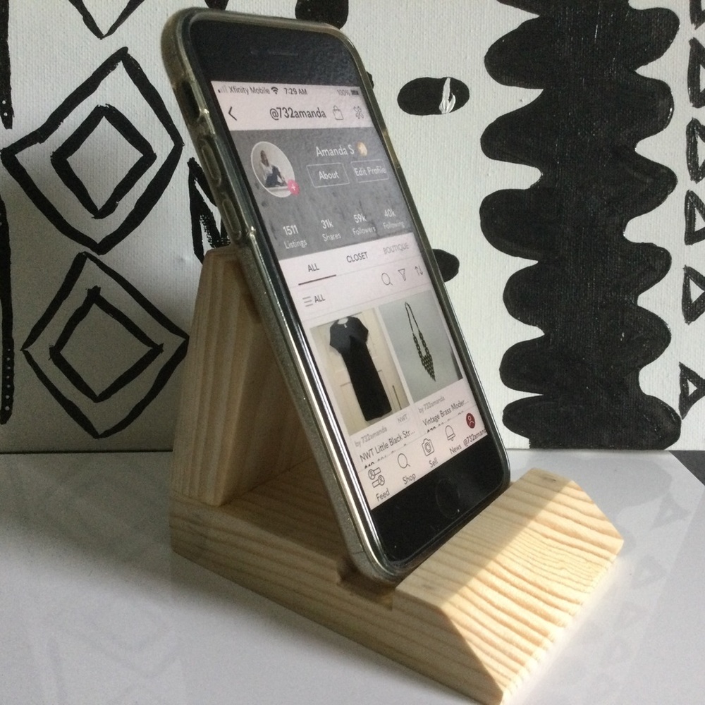 Natural Wood Cellphone Holder